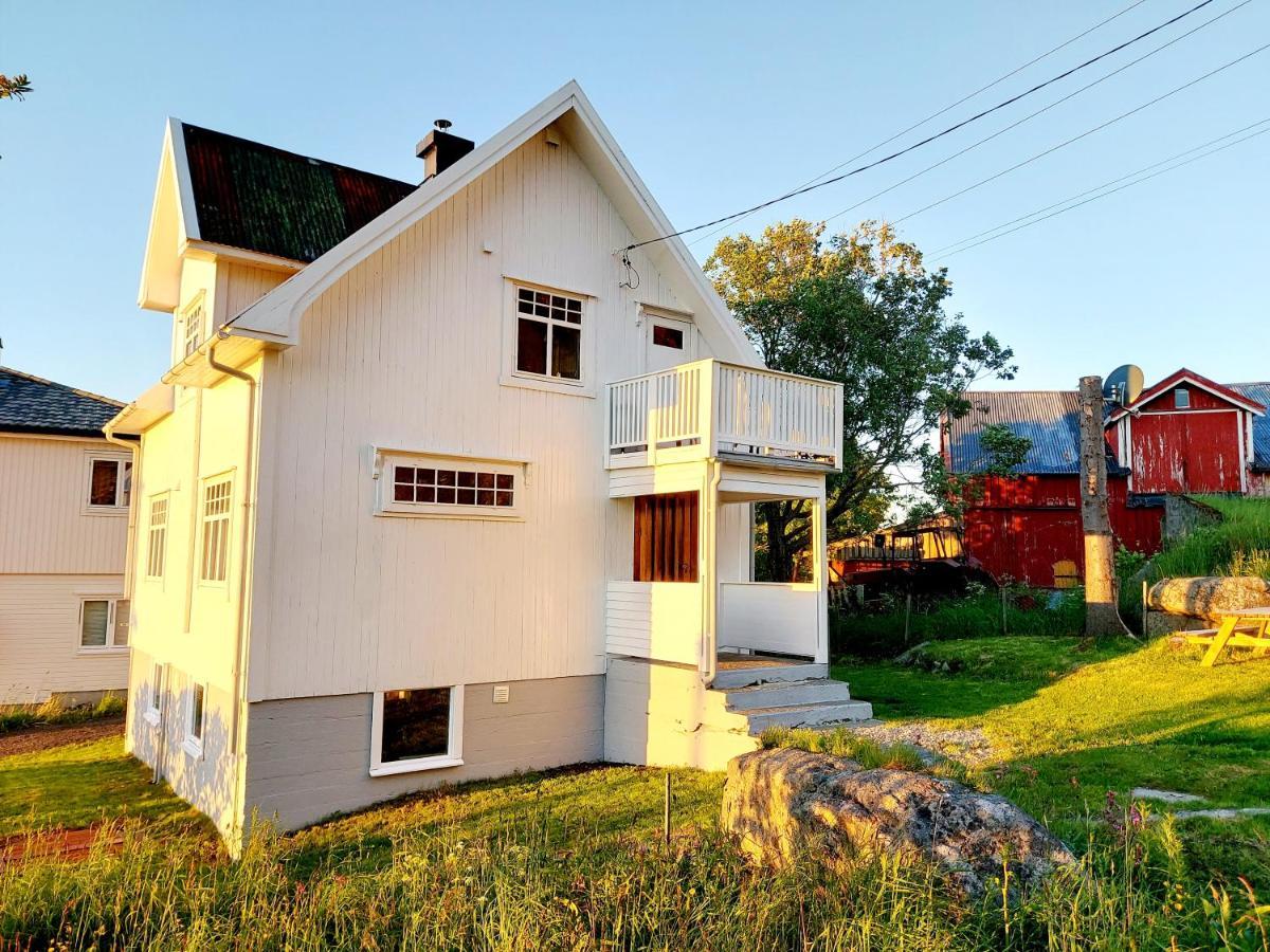 Villa Solrik Beliggenhet I Lofotens Storste Fiskevaer à Ballstad Extérieur photo