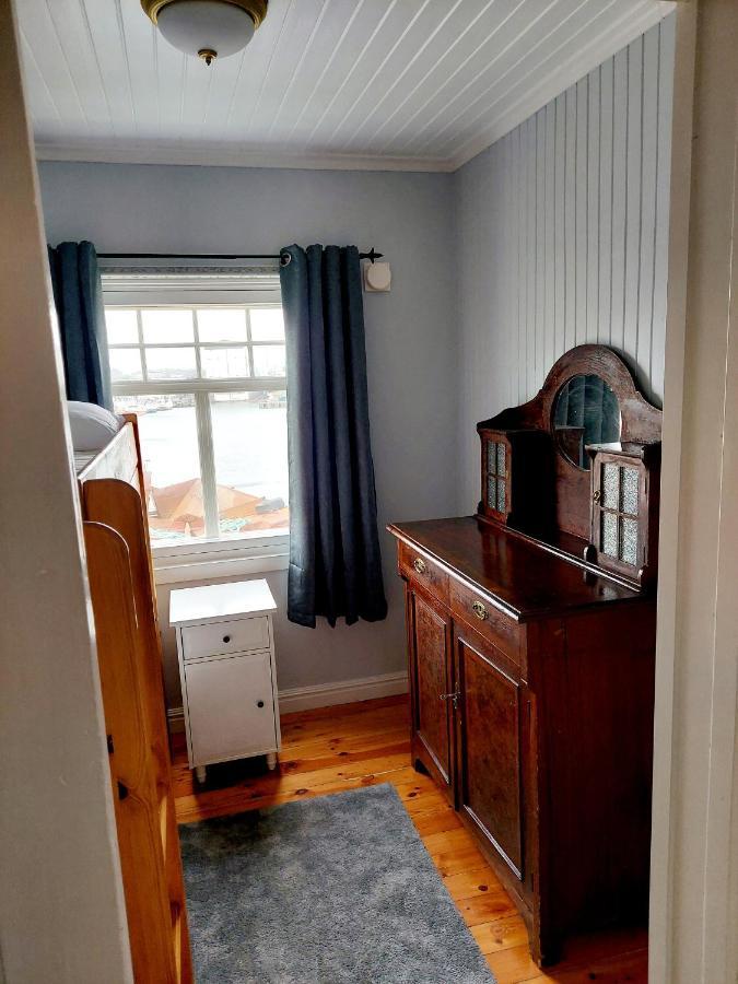 Villa Solrik Beliggenhet I Lofotens Storste Fiskevaer à Ballstad Extérieur photo