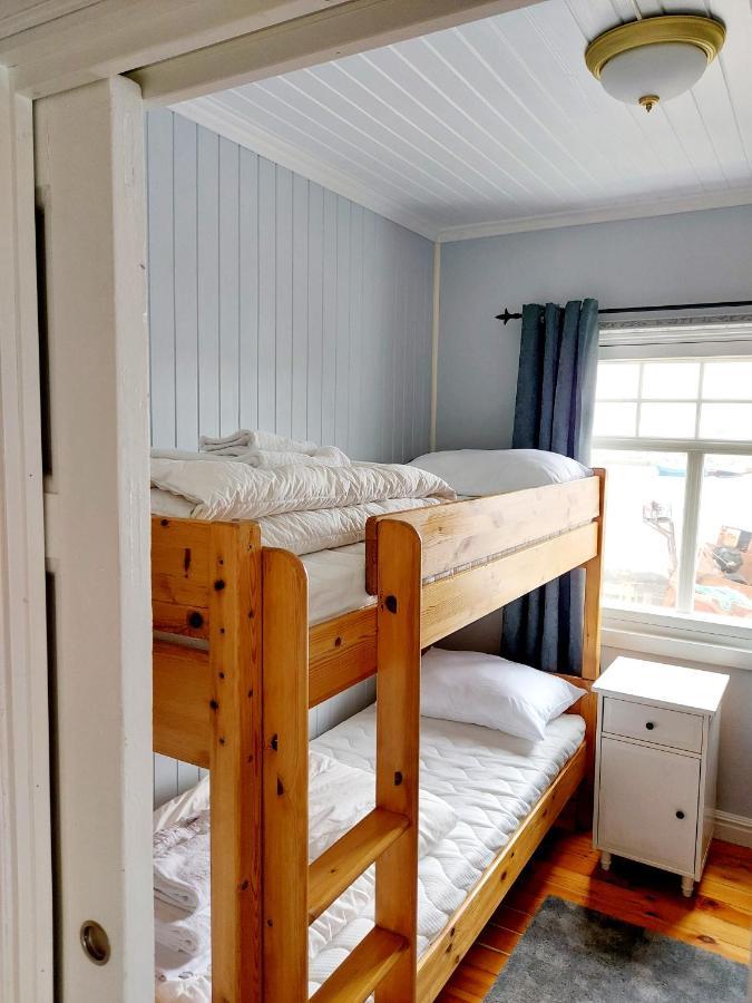 Villa Solrik Beliggenhet I Lofotens Storste Fiskevaer à Ballstad Extérieur photo