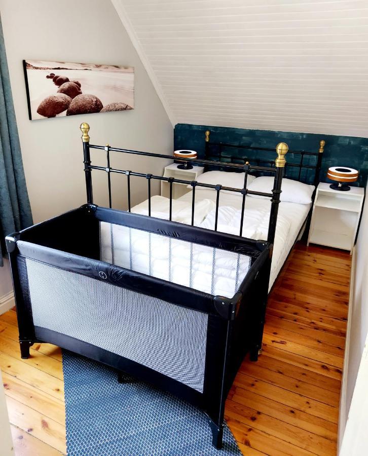 Villa Solrik Beliggenhet I Lofotens Storste Fiskevaer à Ballstad Extérieur photo